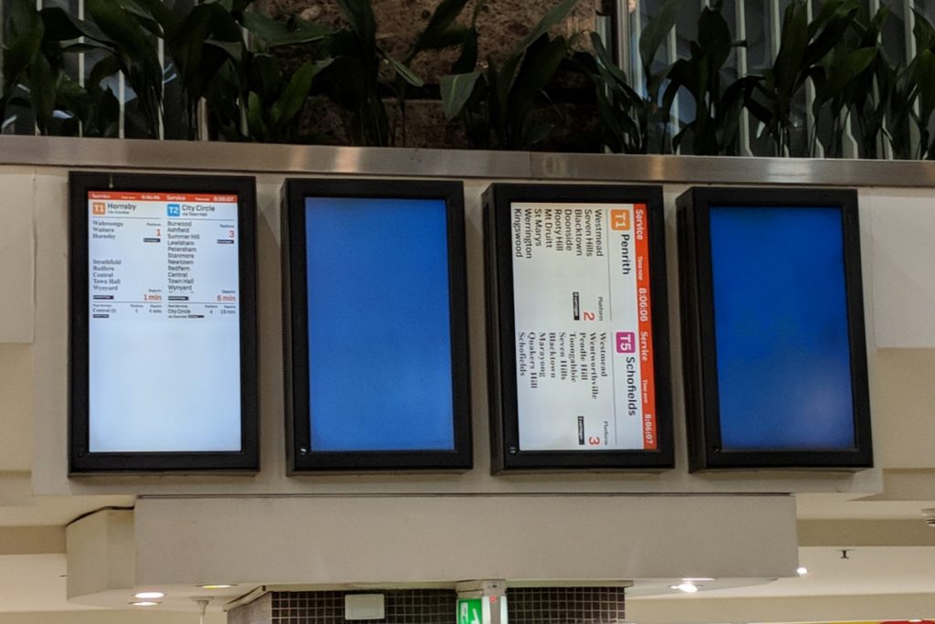 DIGITAL SIGNAGE BLOG - DIGITAL SIGNAGE FAIL: TRAIN TIMETABLE CONFUSED